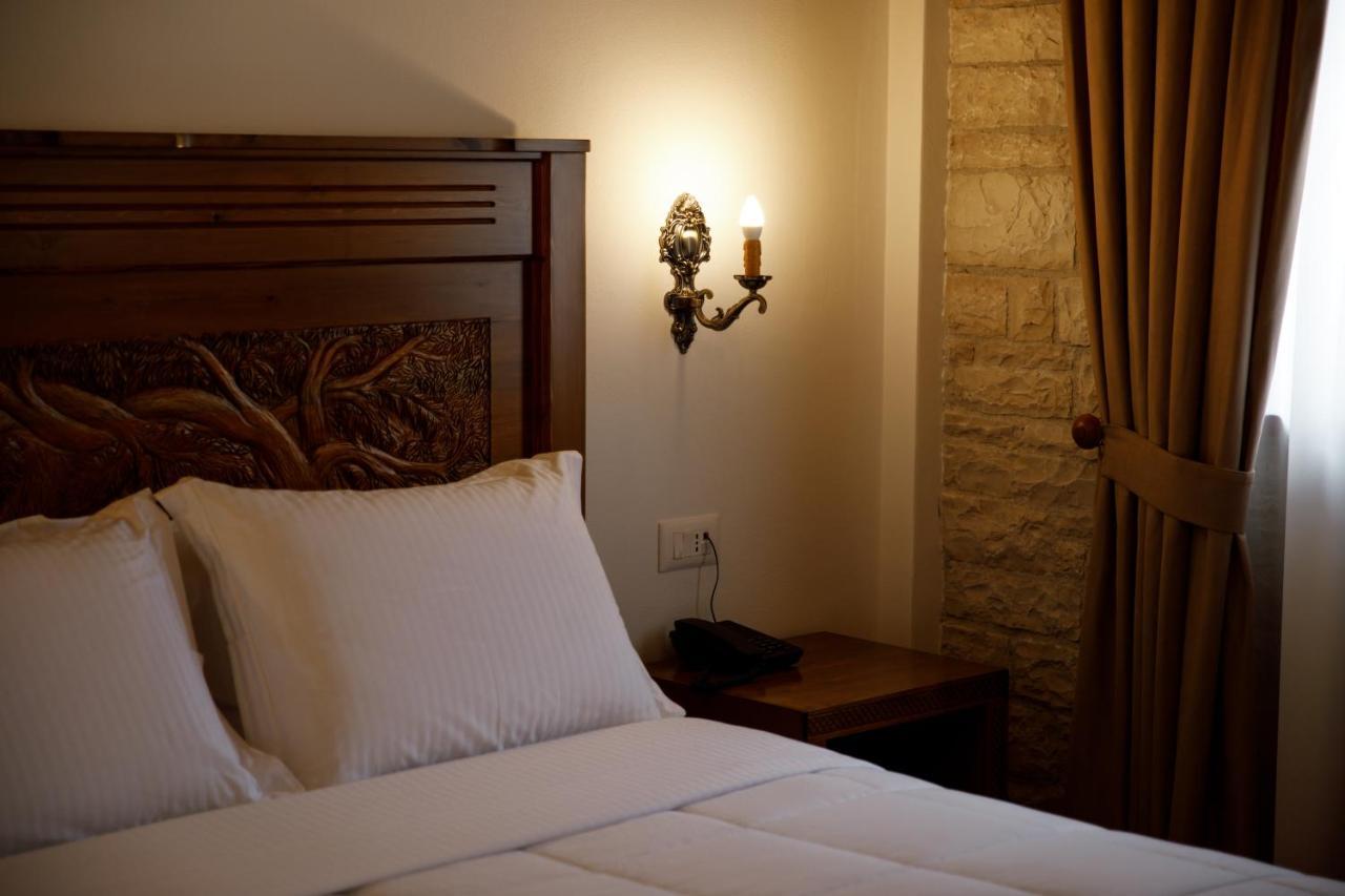 Gjirokastër Rose Garden Hotel מראה חיצוני תמונה