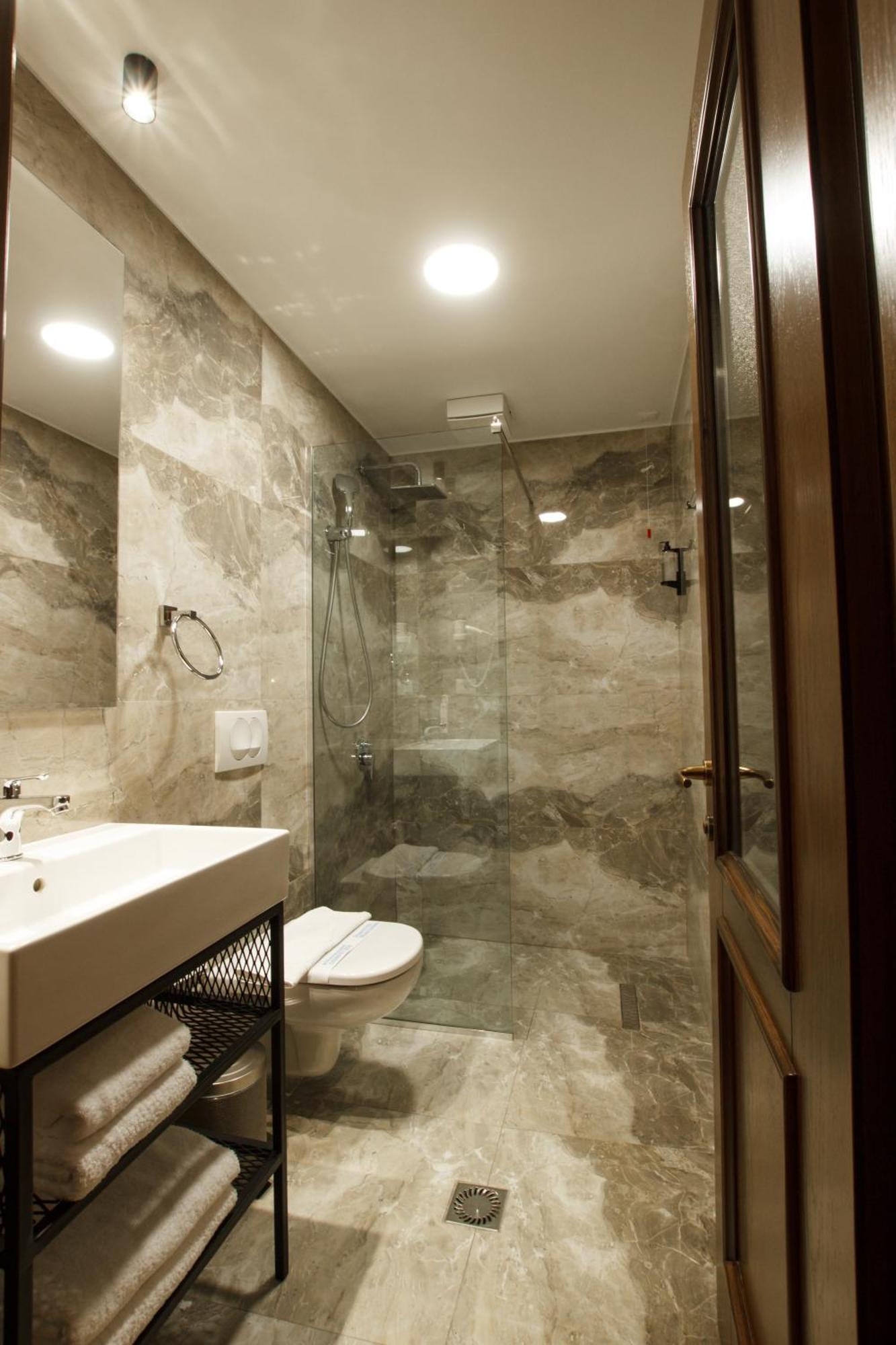 Gjirokastër Rose Garden Hotel מראה חיצוני תמונה