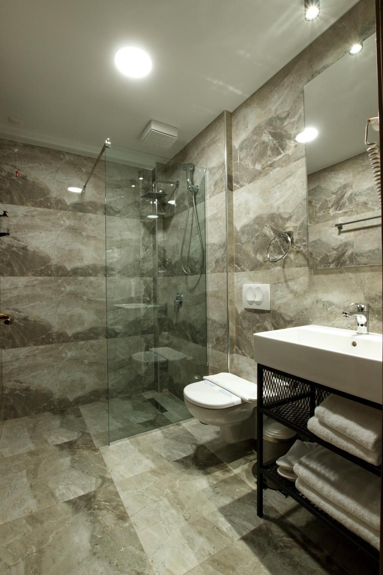 Gjirokastër Rose Garden Hotel מראה חיצוני תמונה